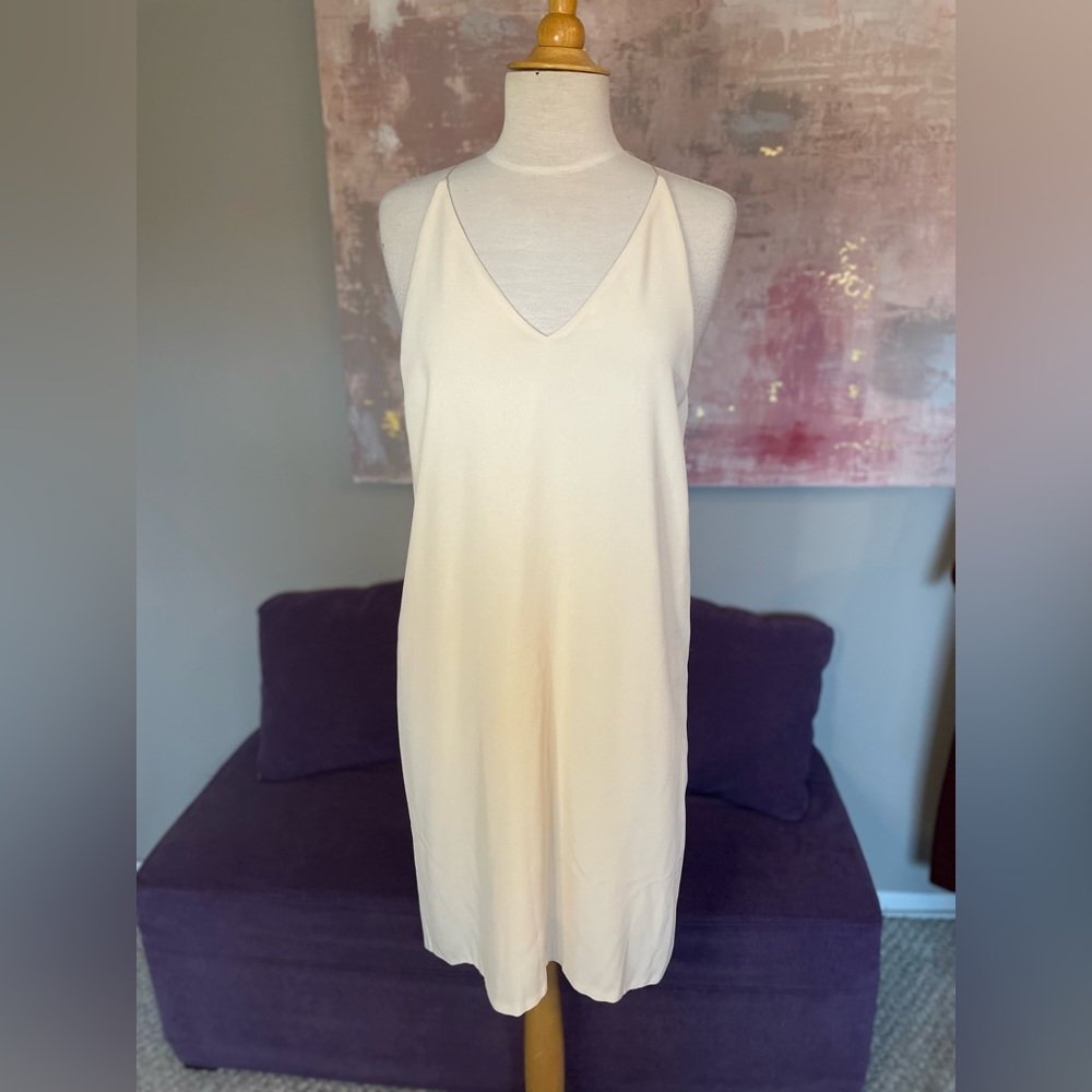Witchery V-Neck mid length‎ shift dress w/ racer back and simple straps S10